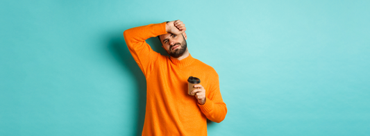 Pourquoi je suis toujours fatigué en journée ? Causes et solutions pour retrouver votre énergie